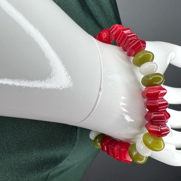 jade & coral gemstone stretch bracelet - Picture 1 of 11